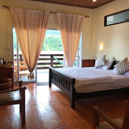 Riverview Bungalows&GH Muang Ngoi Exterior foto
