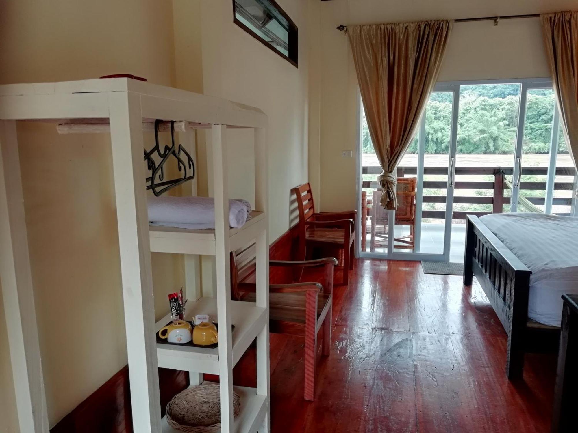 Riverview Bungalows&GH Muang Ngoi Exterior foto