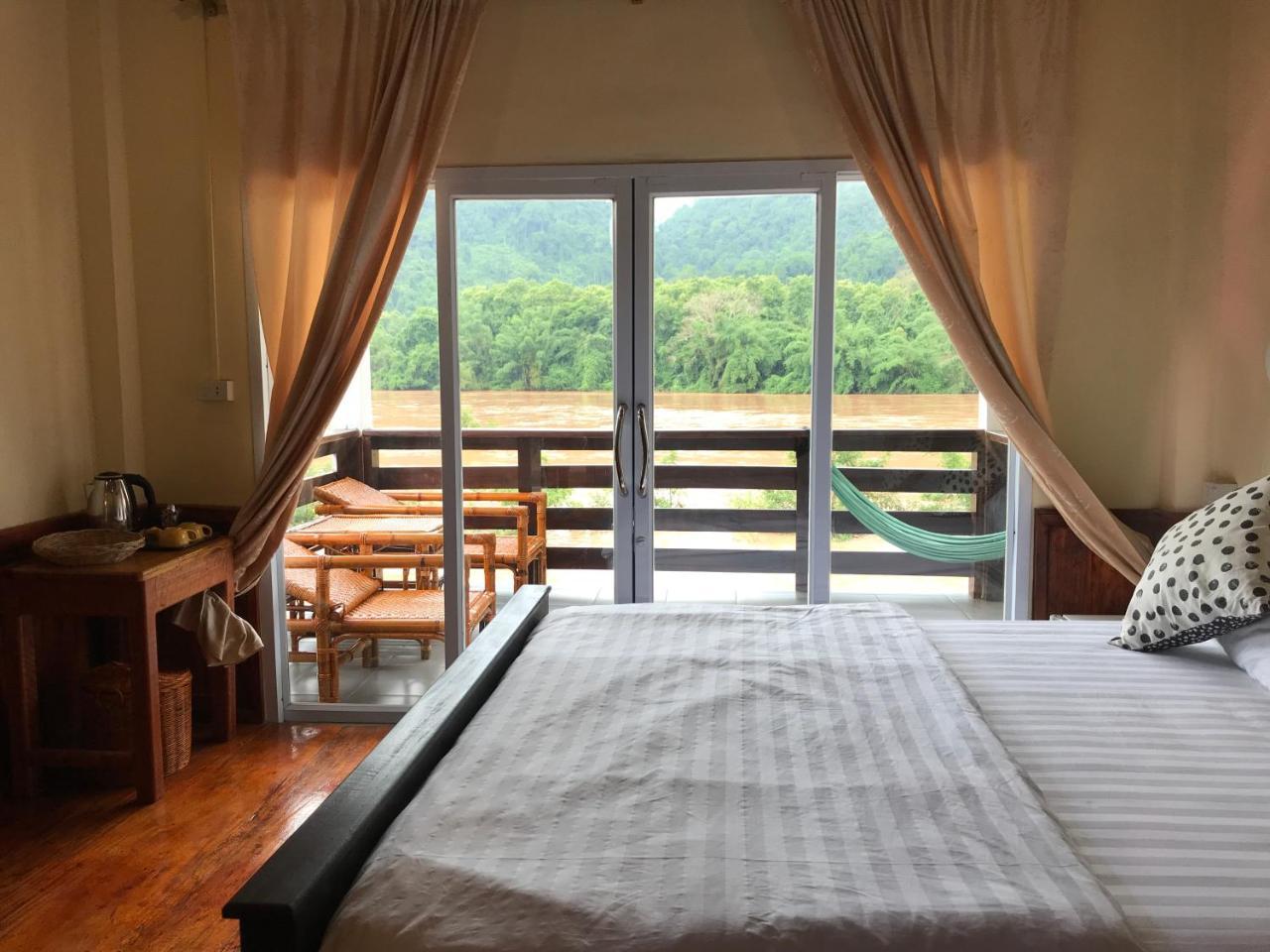 Riverview Bungalows&GH Muang Ngoi Exterior foto